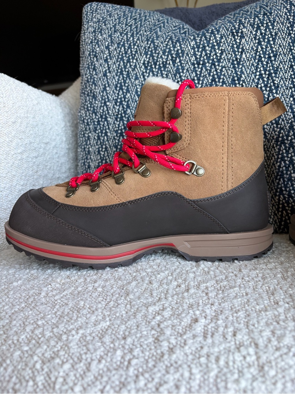 UGG Brecken Lace Boots~ size 7.5 - Picture 8 of 12